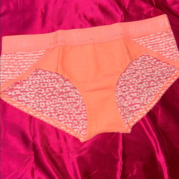 NEW VSPINK Coral & White Lace Boyshort SzL - Picture 1 of 5